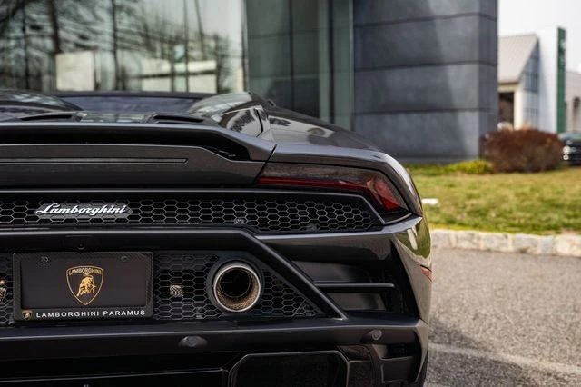 2021 Lamborghini - Image 19 of 31
