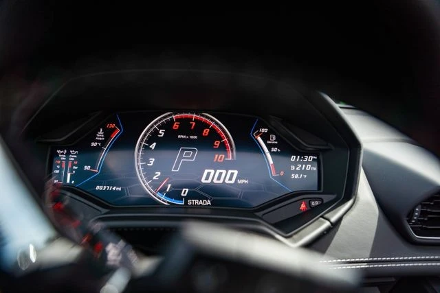 2021 Lamborghini - Image 25 of 31