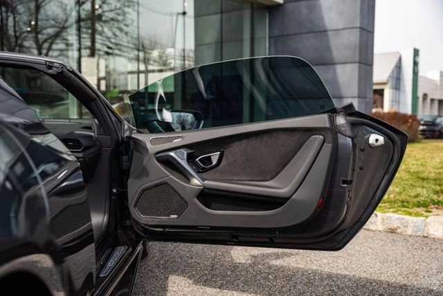 2021 Lamborghini - Image 22 of 31