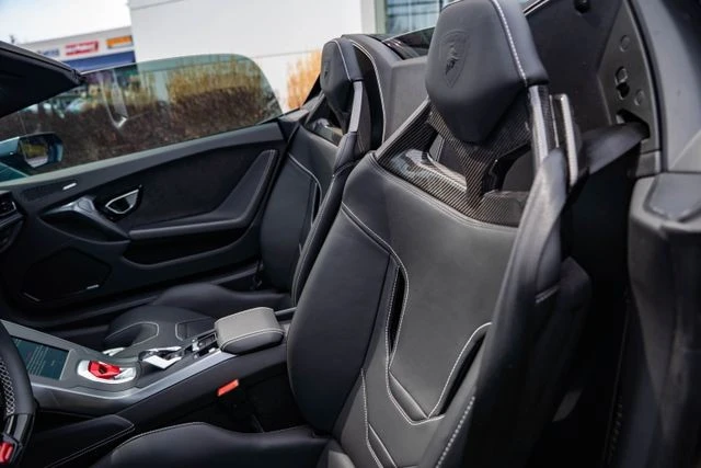 2021 Lamborghini - Image 30 of 31