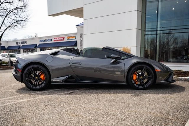 2021 Lamborghini - Image 12 of 31