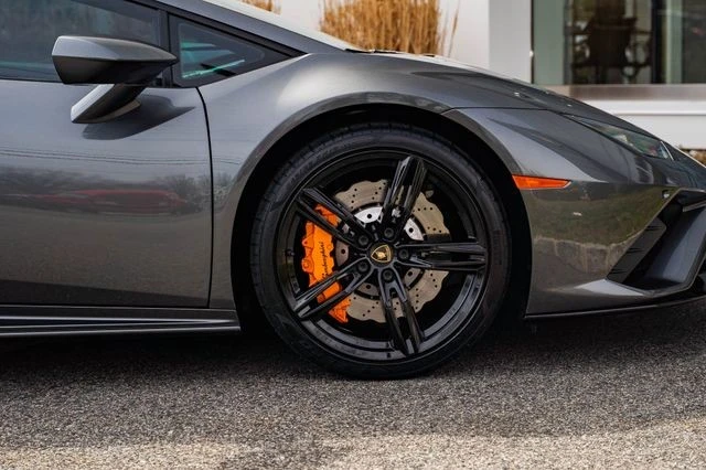 2021 Lamborghini - Image 16 of 31