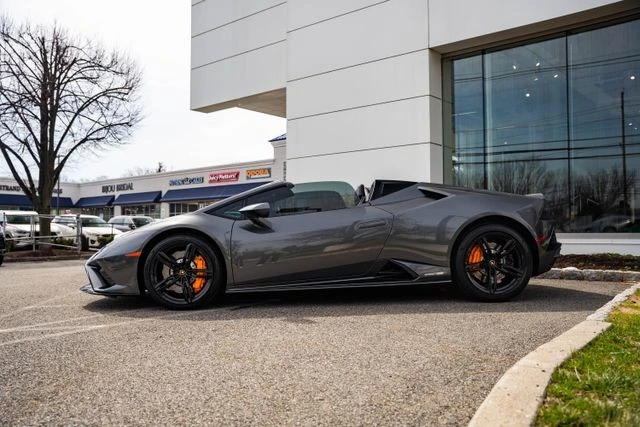2021 Lamborghini - Image 8 of 31