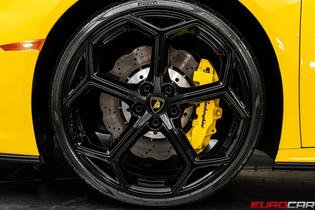 2021 Lamborghini Huracan LP640-4 EVO - Image 23 of 31