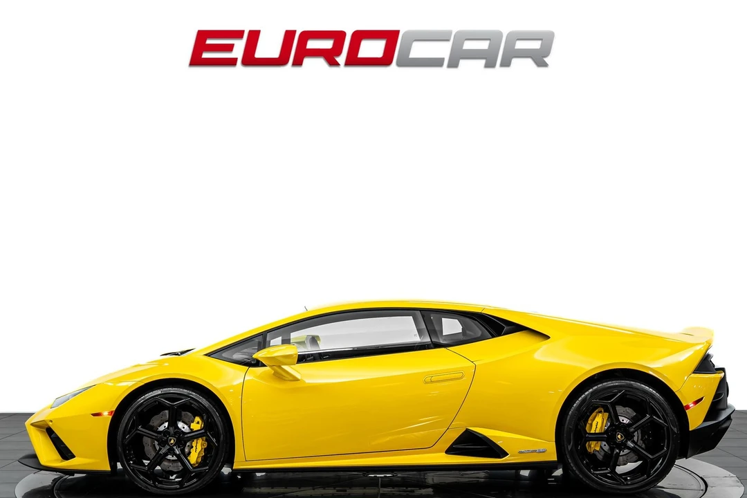 2021 Lamborghini Huracan LP640-4 EVO - Image 2 of 31