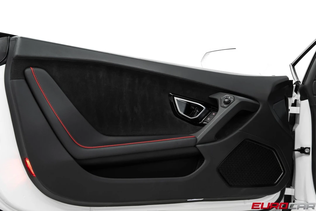2021 Lamborghini Huracan LP640-4 EVO - Image 25 of 31