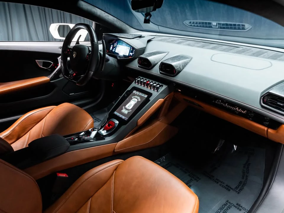 2021 Lamborghini Huracan LP640-4 EVO - Image 18 of 19