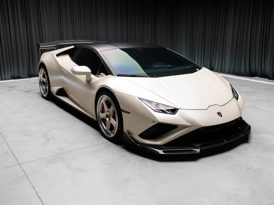 2021 Lamborghini Huracan LP640-4 EVO - Image 2 of 19