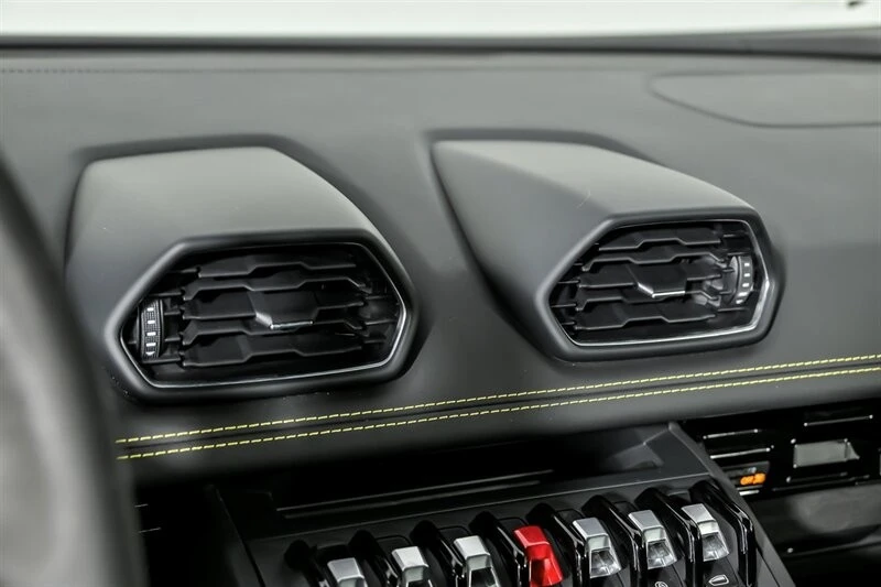 2021 Lamborghini Huracan - Image 23 of 31