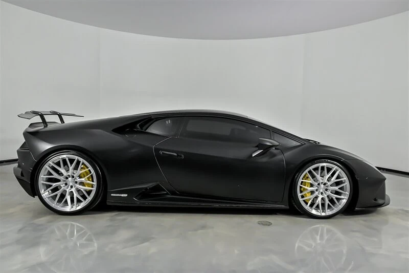 2021 Lamborghini Huracan - Image 11 of 31