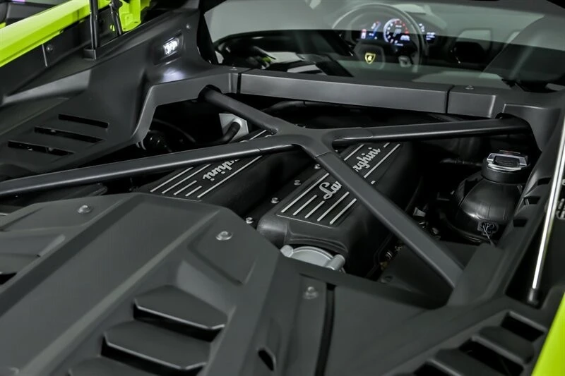 2021 Lamborghini - Image 11 of 31
