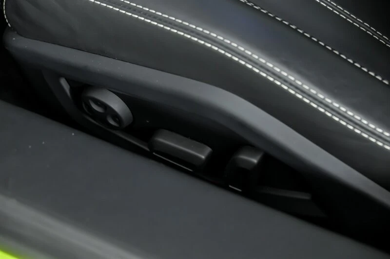 2021 Lamborghini - Image 18 of 31