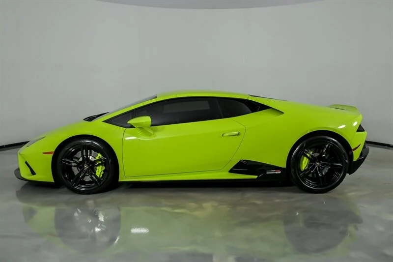 2021 Lamborghini - Image 5 of 31