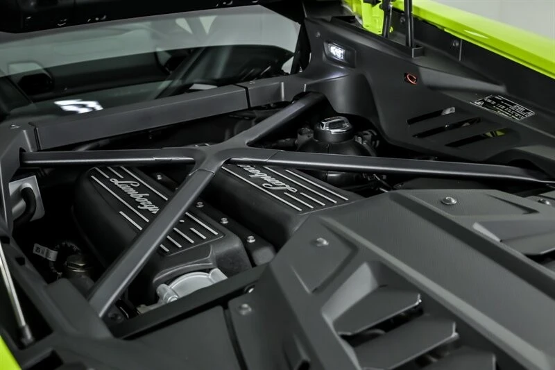 2021 Lamborghini - Image 10 of 31