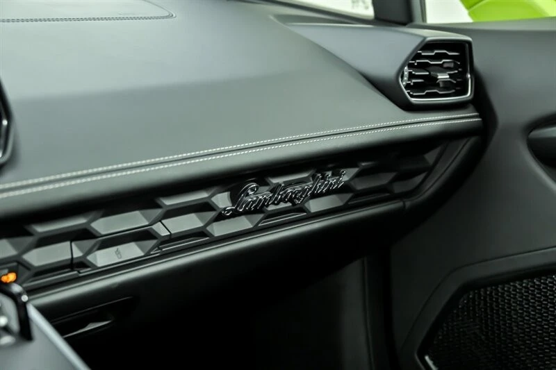 2021 Lamborghini - Image 30 of 31