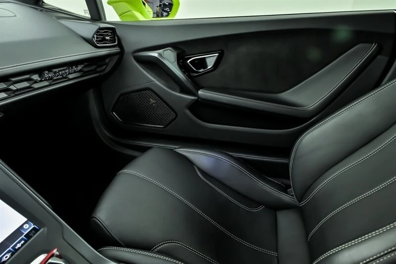 2021 Lamborghini - Image 29 of 31