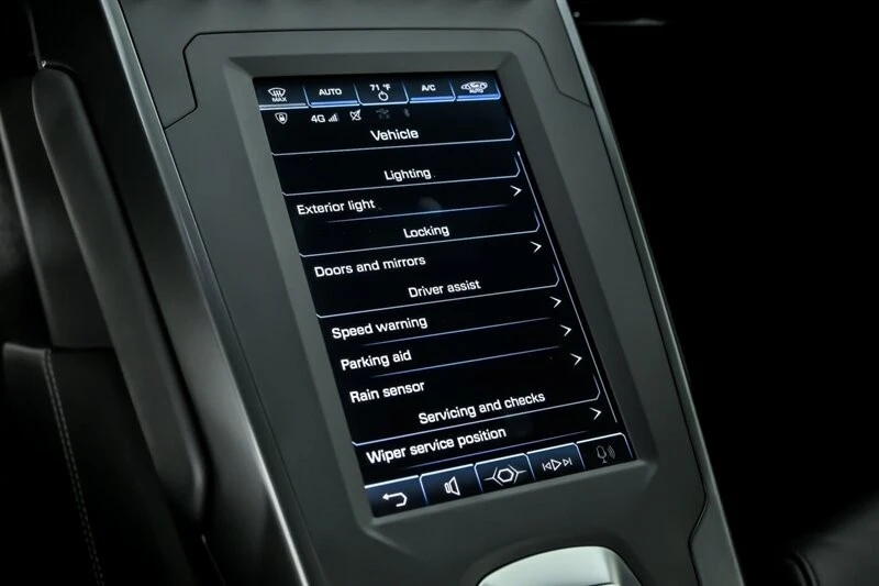 2021 Lamborghini - Image 24 of 31