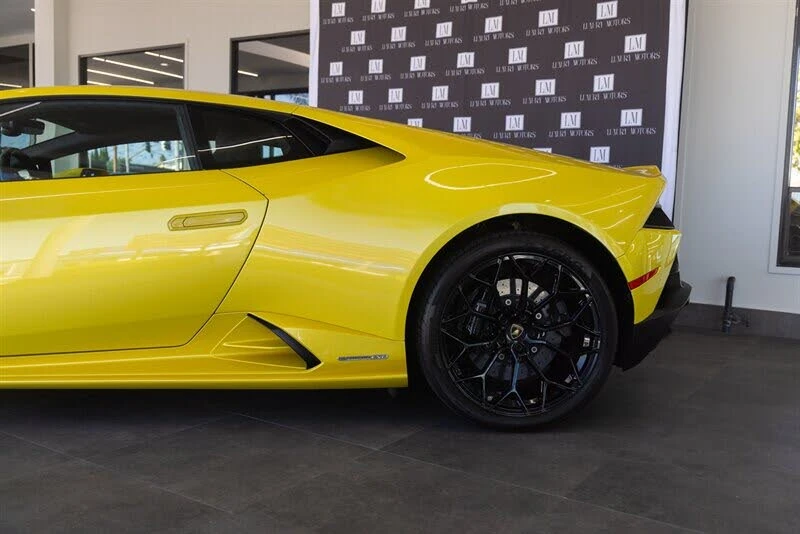 2021 Lamborghini Huracan LP640-4 EVO - Image 16 of 31