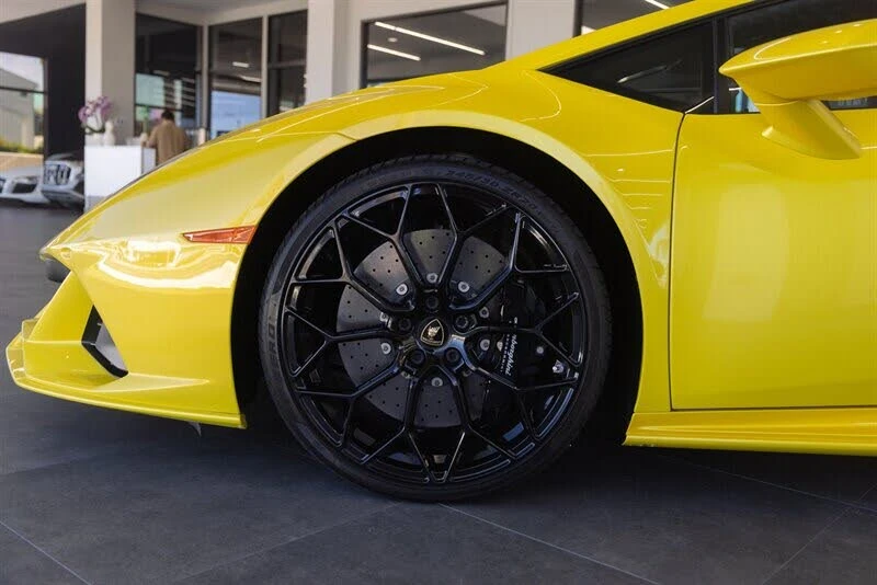 2021 Lamborghini Huracan LP640-4 EVO - Image 14 of 31