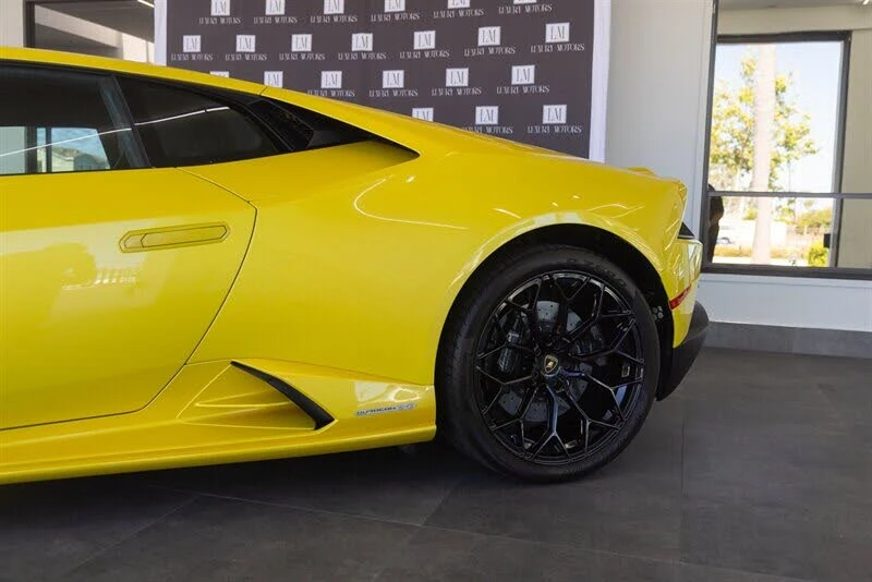 2021 Lamborghini Huracan LP640-4 EVO - Image 15 of 31