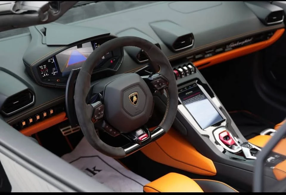 2021 Lamborghini Huracan - Image 8 of 10