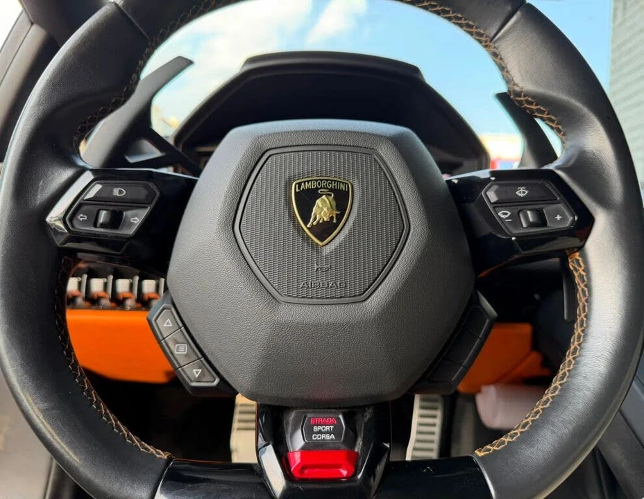 2021 Lamborghini Huracan - Image 12 of 21