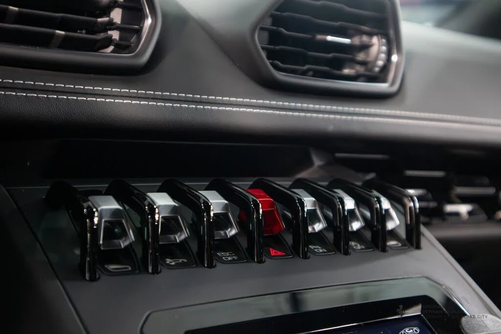 2021 Lamborghini Huracan - Image 16 of 18