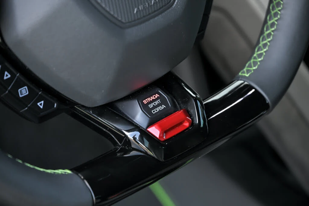 2021 Lamborghini Huracan - Image 28 of 31