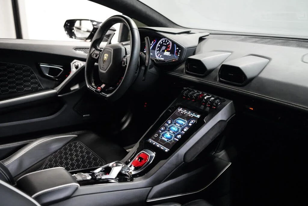 2021 Lamborghini Huracan - Image 29 of 31
