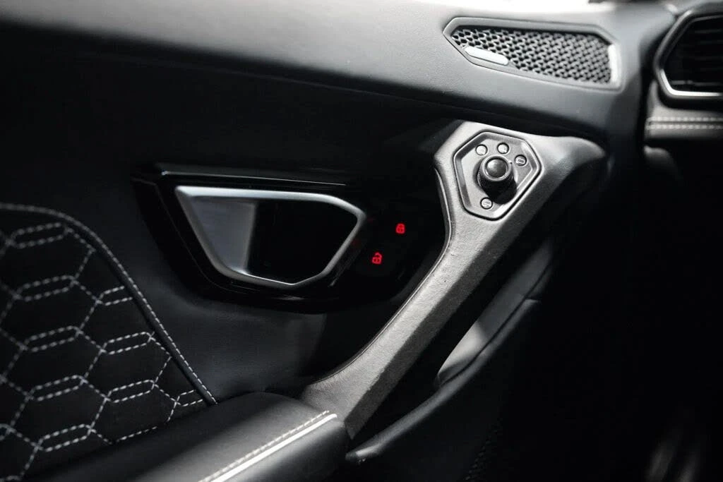 2021 Lamborghini Huracan - Image 24 of 31
