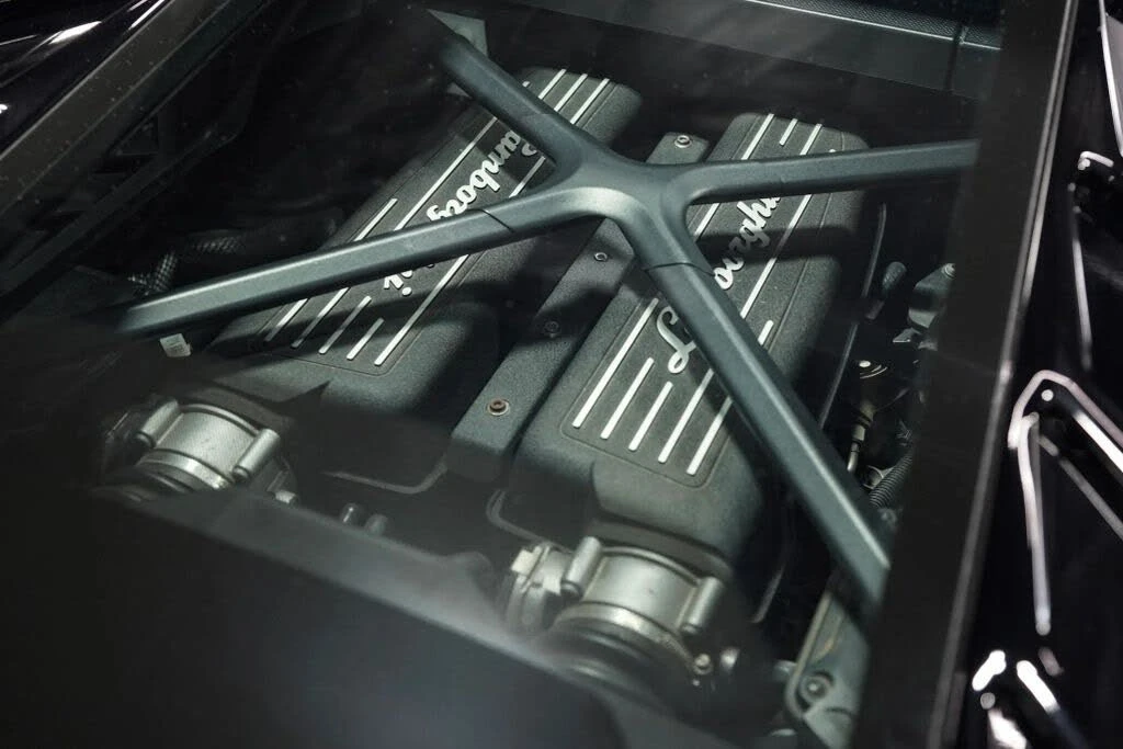 2021 Lamborghini Huracan - Image 28 of 31