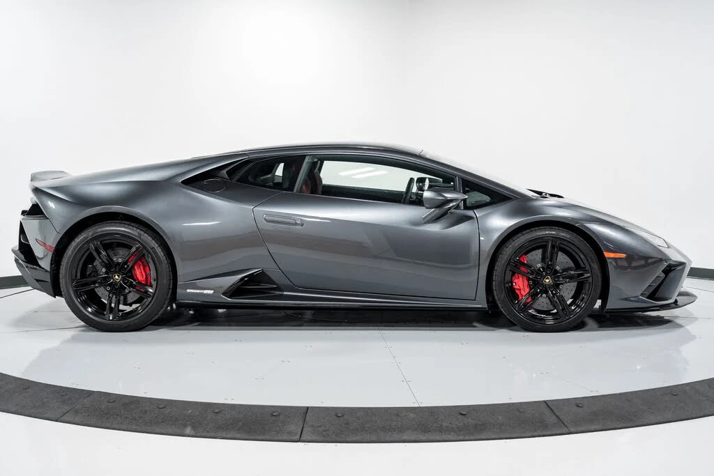 2021 Lamborghini Huracan - Image 2 of 31