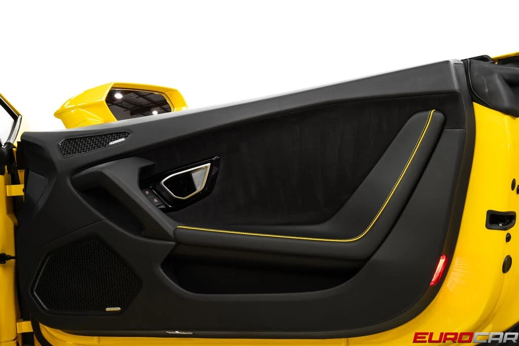 2021 Lamborghini Huracan - Image 25 of 31