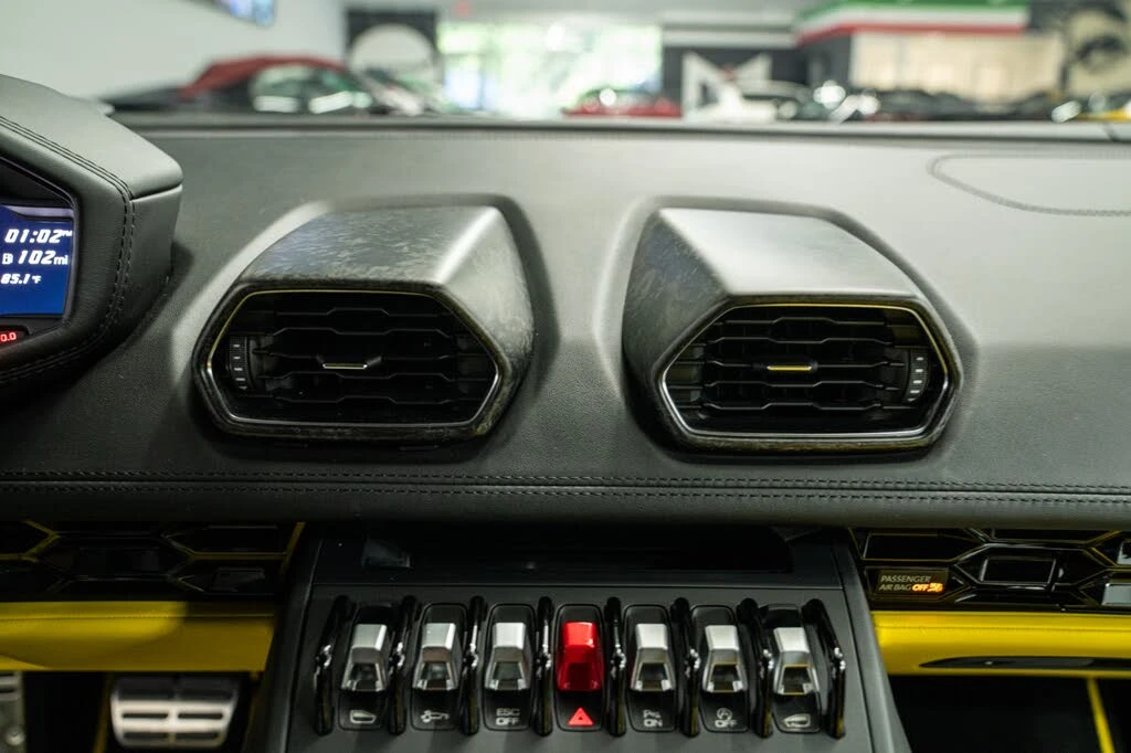 2021 Lamborghini Huracan - Image 28 of 31