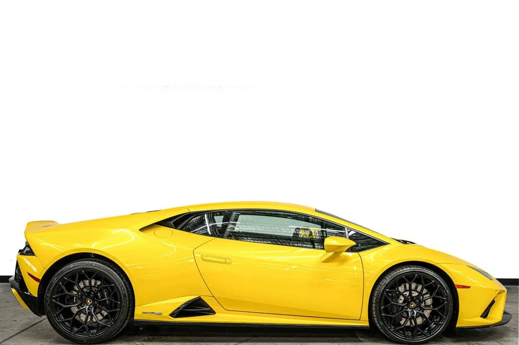 2021 Lamborghini Huracan - Image 2 of 31