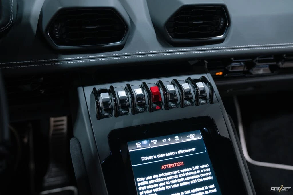 2021 Lamborghini Huracan - Image 28 of 30