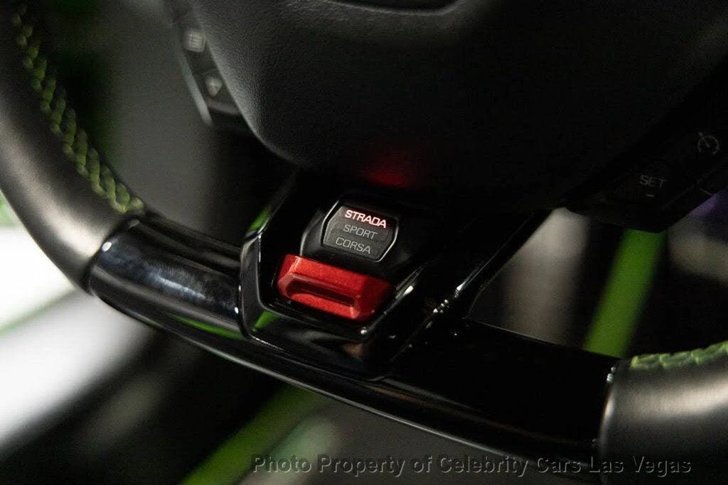 2021 Lamborghini Huracan - Image 12 of 31