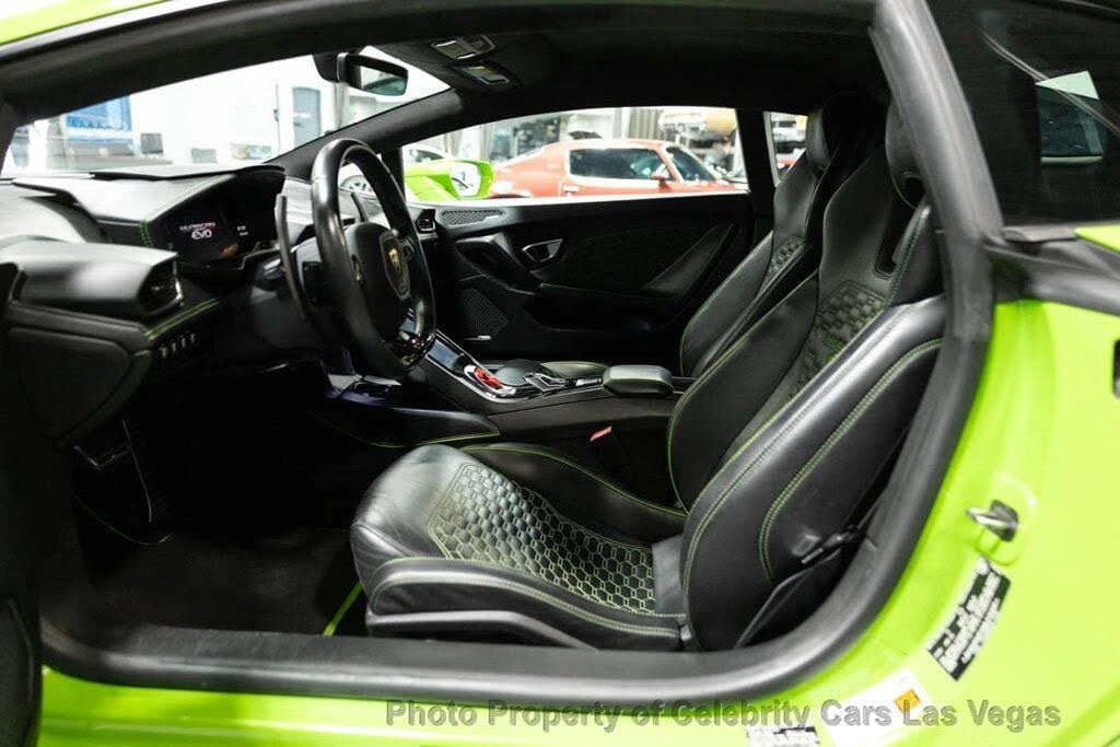 2021 Lamborghini Huracan - Image 2 of 31