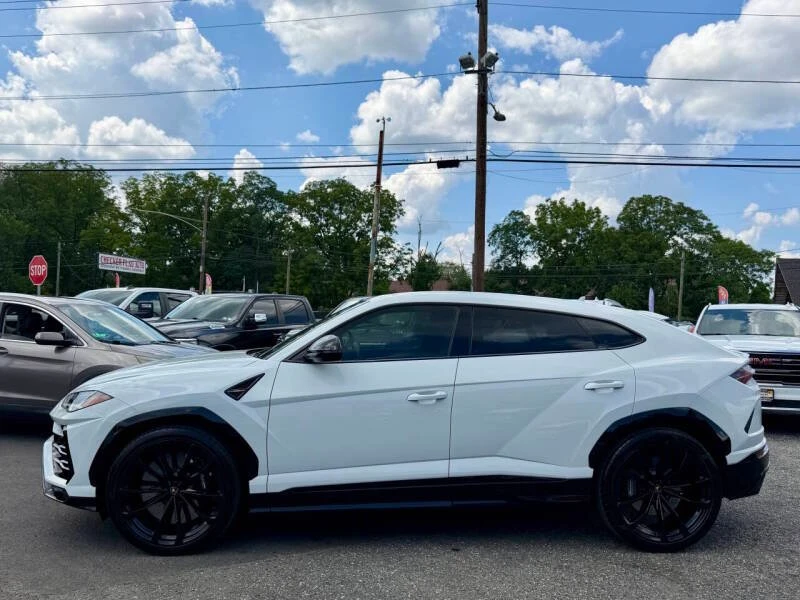 2021 Lamborghini Urus - Image 2 of 20