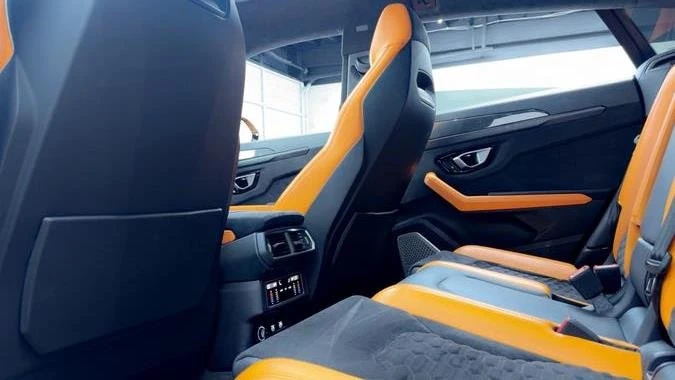 2021 Lamborghini Urus - Image 8 of 12