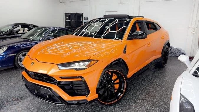 2021 Lamborghini Urus - Image 11 of 12