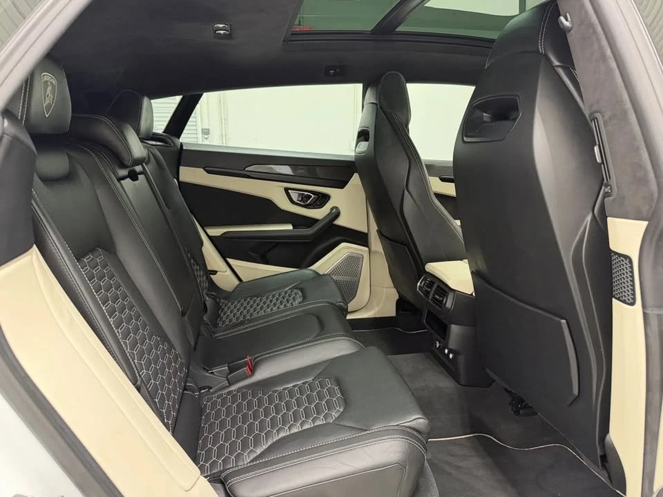 2021 Lamborghini Urus - Image 9 of 17