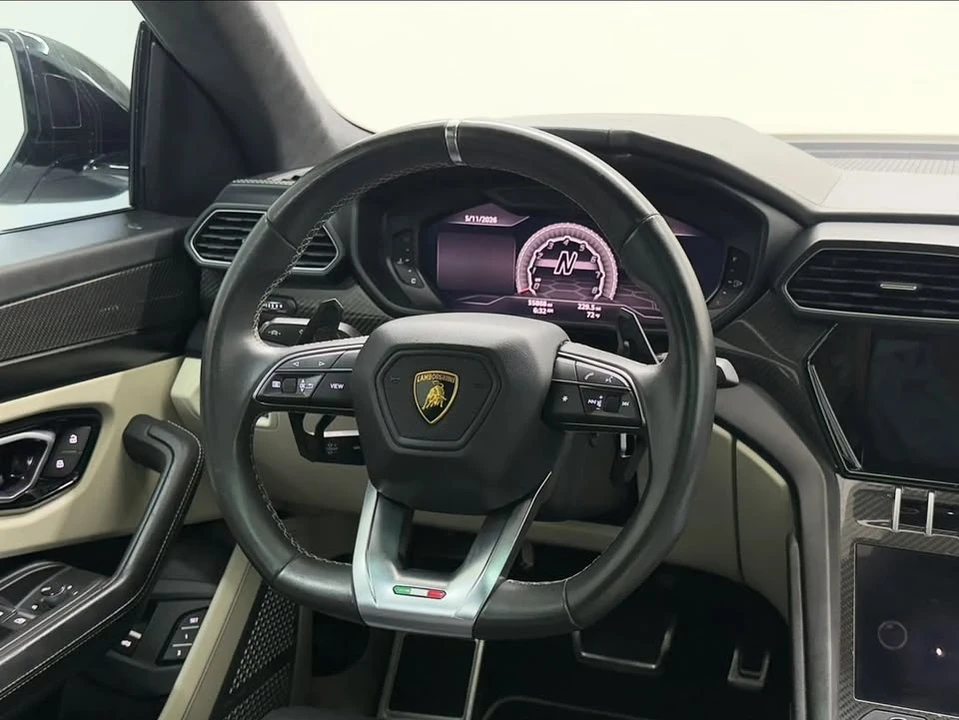 2021 Lamborghini Urus - Image 10 of 17