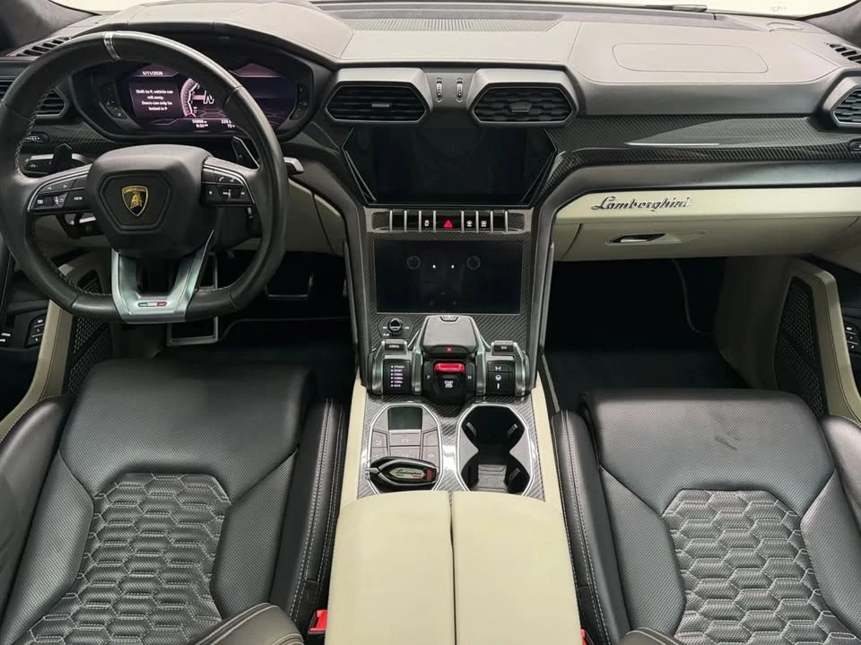 2021 Lamborghini Urus - Image 2 of 17