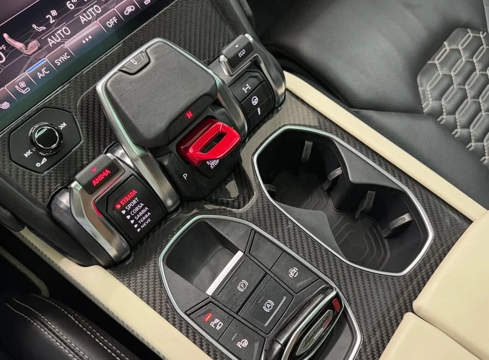 2021 Lamborghini Urus - Image 11 of 17
