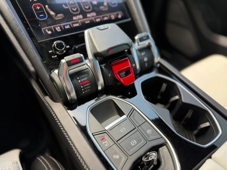 2021 Lamborghini Urus - Image 15 of 20