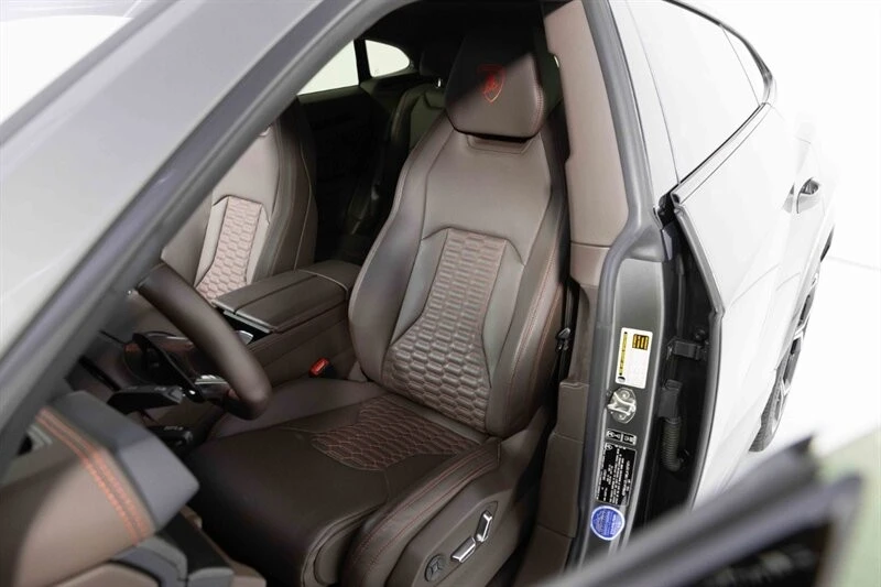 2021 Lamborghini Urus - Image 16 of 31