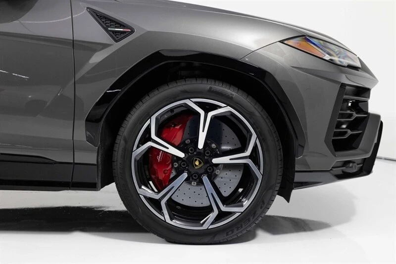 2021 Lamborghini Urus - Image 13 of 31