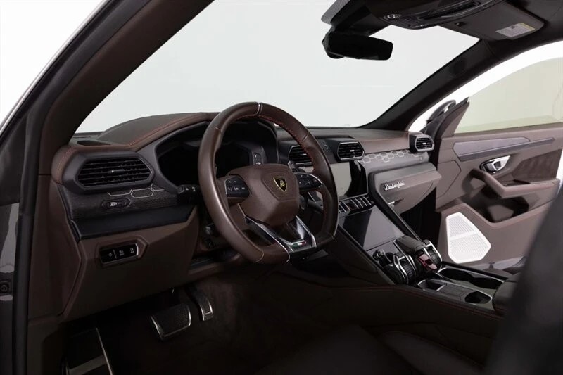 2021 Lamborghini Urus - Image 17 of 31