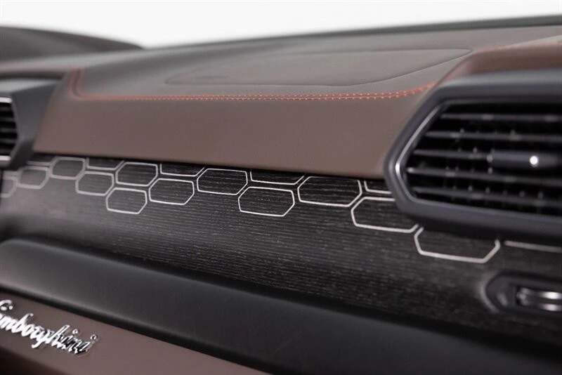 2021 Lamborghini Urus - Image 23 of 31